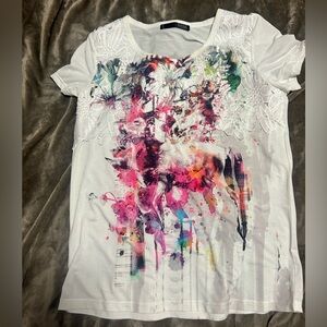 Ness Vibrant Floral, textured Short Sleeve Tee, size medium